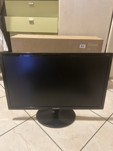 Samsung s24d330 monitor - samsung, 24"