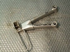 SUPPORTO PEDANA POSTERIORE SINISTRA PER SUZUKI BANDIT 600 DEL 2000 (e17932)