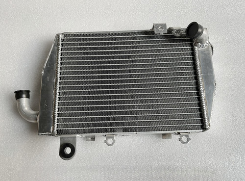 Radiatore lato sinistro adatto