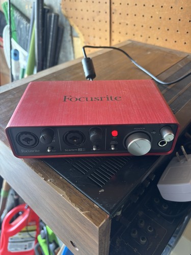 Focusrite scarlett 2i2 - scarlett, 1a