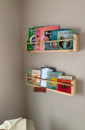 Libreria per bambini - , simile