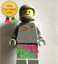 Nuovo LEGO Classic Spaceman L. Grigio Astronauta Minifigure Casco Personalizzato