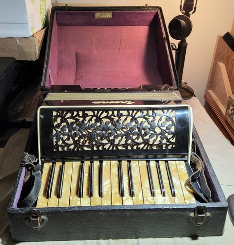 Fisarmonica ancona vintage con - vintage,