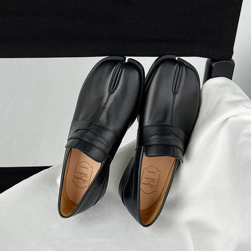 Scarpe punta spaccata