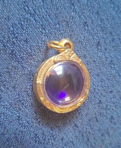 Ciondolo vintage tono oro - , e