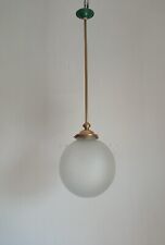 lampada a sospensione in ottone e sfera in vetro  anni '50