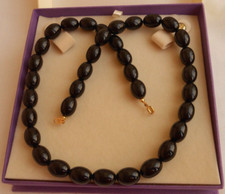 COLLANA firmata TRIFARI sfere ovali in lucite nere cm 62