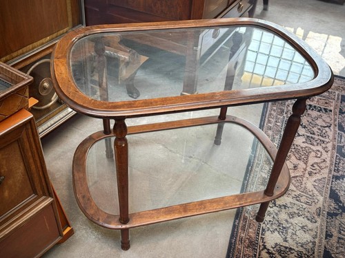 Elegante tavolino antico con