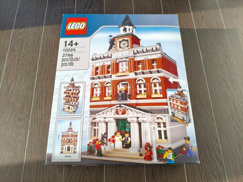 Lego 10224 town - hall, damaged