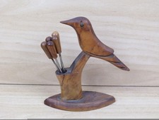 vecchio PORTA SPIEDINI PER OLIVE A FORMA DI UCCELLO in legno intagliato antipast