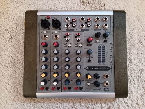 Soundcraft compact mixer - 4,