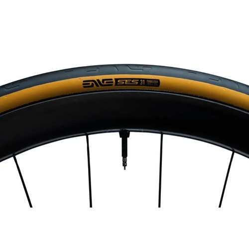 Pneumatico stradale tubeless