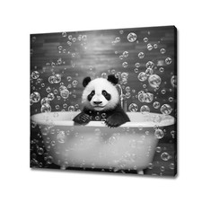 Carino orso panda nella vasca