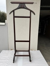 Bedroom clothes hanger