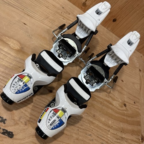 Attacchi sci alpino - attacchi, white