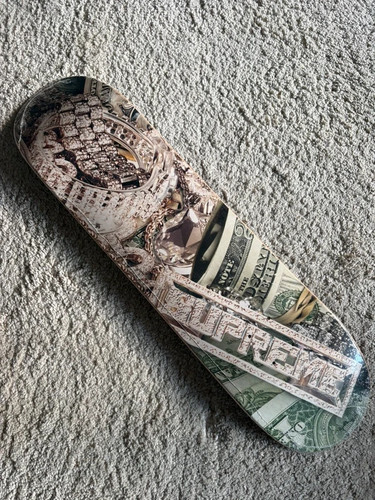 Mazzo di skateboard - di,