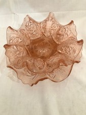 Centrotavola vintage in vetro rosa decorato – porta frutta elegante