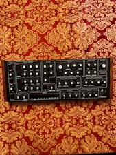 GS Music E7 - Black Panel Red Leads