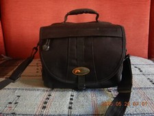 BORSA FOTOGRAFICA A TRACOLLA LOWEPRO - COLORE NERO - L cm 29 P cm 21 H CM 21