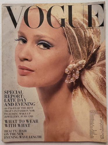 Vogue oct 1st 1967 - oct, twiggy