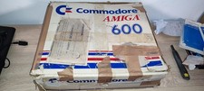 box commodore amiga 600 con