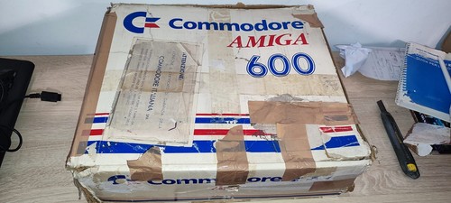 Box commodore amiga - amiga, 600