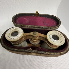 Antichi bicchieri da opera