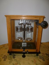 Vecchia Bilancia analitica da laboratorio Dr. Ing. G.Vittadini Milano Lombardia