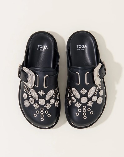 Nuovo need gone toga - *nuovo*,