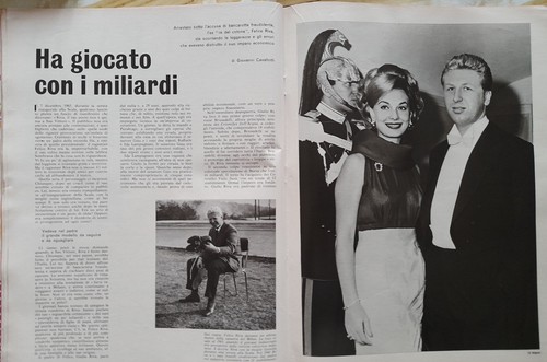 Ritaglio giornale felice - giornale,
