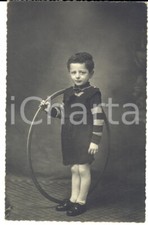 1930 ca PEROSA ARGENTINA Ritratto di bambino con cerchio *Foto cartolina RIBBA