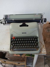 Macchina da scrivere Olivetti