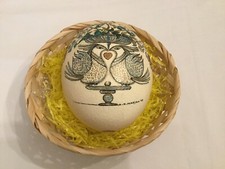 Uovo di Struzzo decorato a