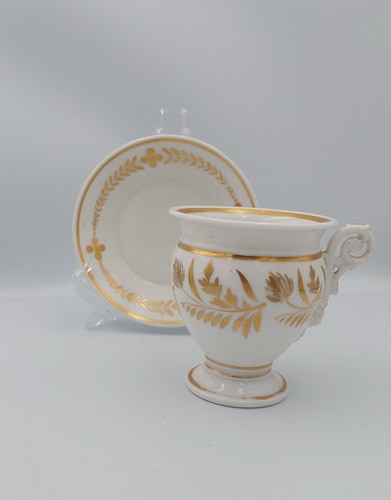 Antico vecchio piattino tazza