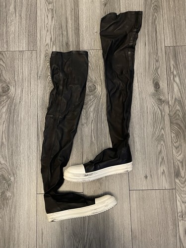 Scarpe alte alla - , di
