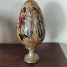 Soprammobile a forma di Uova in legno dipinto a mano con soggetti vari