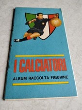 ALBUM FIGURINE FERRERO I CALCIATORI SENZA SPILLE CON DUE FIGURINE !