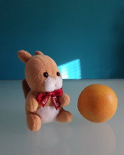 "TRUDI" peluche Scoiattolo, colore marrone,bianco e arancione, altezza 14 cm.