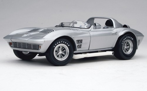 Exoto modello di - 1:18, |