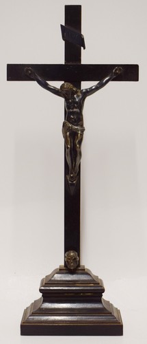 Relic reliquia crucified - relic,