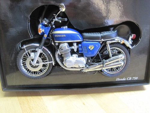 Minichamps 122 161004 honda - 122,