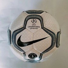 Nike Geo Merlin match ball