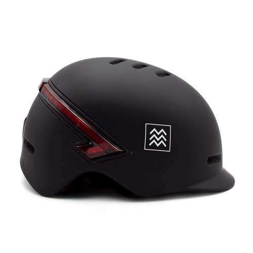 Casco smart con frecce