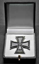 SCATOLINA E DISTINTIVO CROCE