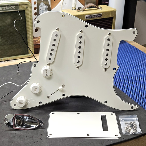 Fender player strat loaded - fender,