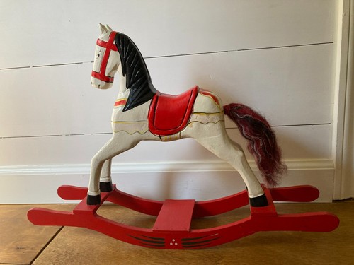 Cavallo dondolo moderno - a,