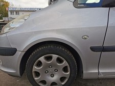 Peugeot 1007 K parafango parafango laterale anteriore sinistro EZR grigio alluminio Met OE