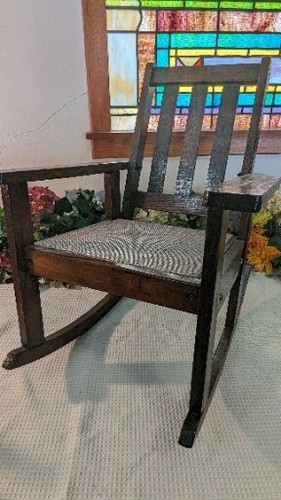 Antica sedia dondolo vintage - a,