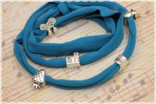 Braccialetto con charms elastico lycra colore ottanio * Bracelet elastic lycra