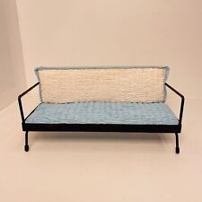 Divano blu in metallo